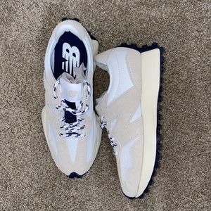 New Balance 327 Sneakers Women’s 7 Men’s 5.5 Neutral Moonbeam with White